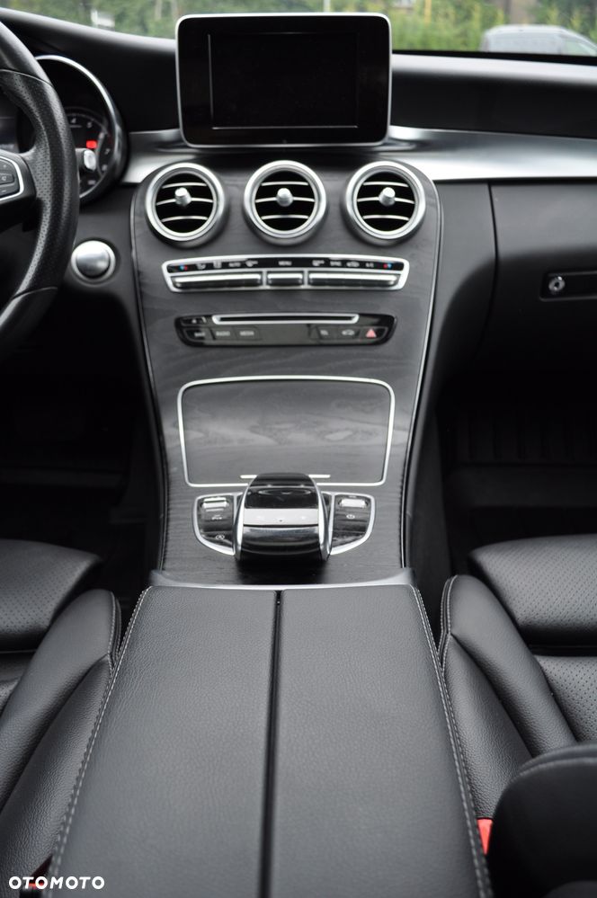 Mercedes-Benz Klasa C 200 9G-TRONIC Exclusive - 25