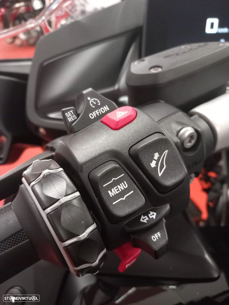 BMW R 1250 RT Triple Black 2024 - 10