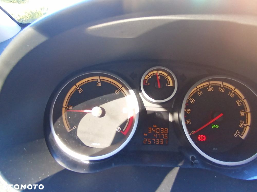 Opel Corsa 1.3 CDTI DPF - 8