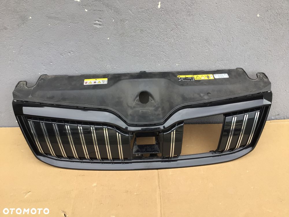 Grill Atrapa Skoda SuperB lll 3Lift - 2