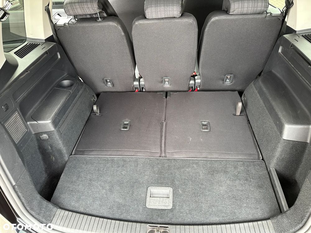 Volkswagen Touran - 28
