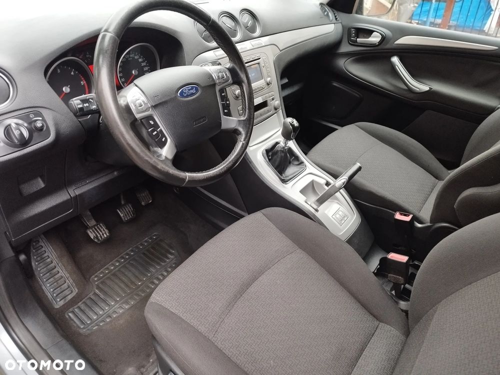 Ford Galaxy - 18