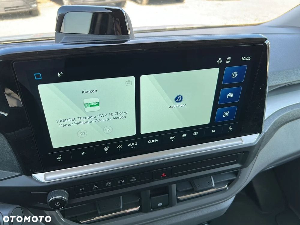 Volkswagen Caravelle - 24