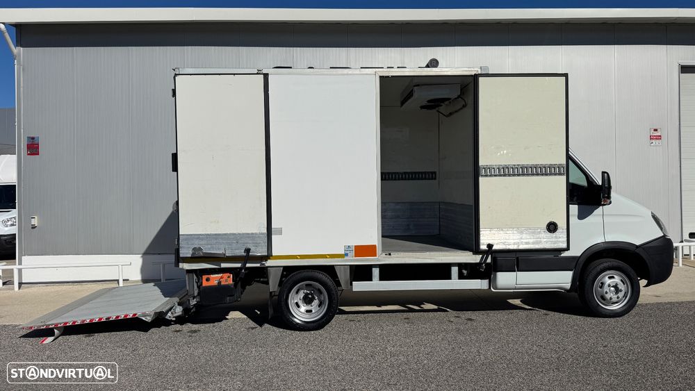 Iveco Daily 2.3 35C13 C/ Frio C/ Plat Elevatoria - 2
