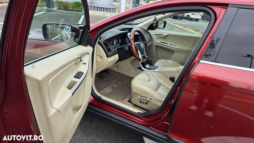Volvo XC 60 D5 AWD Aut. Summum - 4