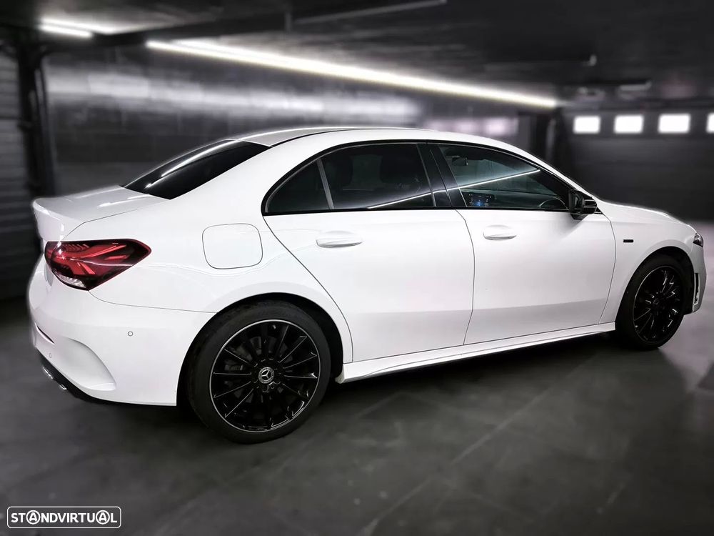 Mercedes-Benz A 250 Limousine e AMG Line - 32