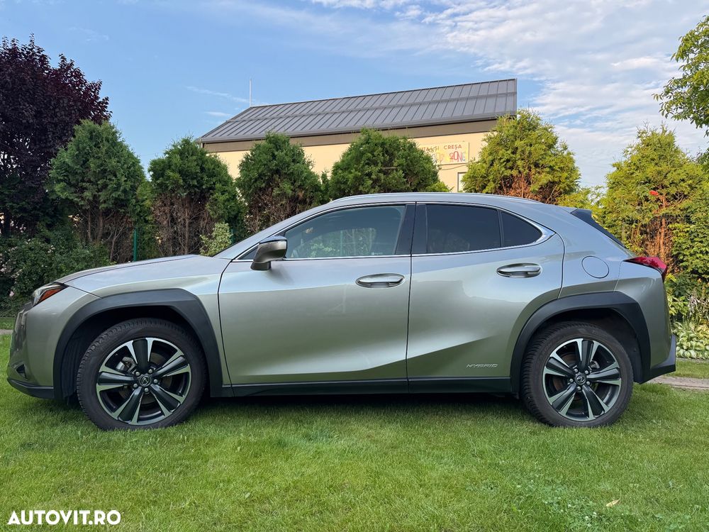 Lexus UX - 10