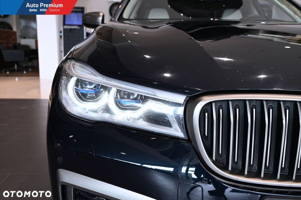 BMW Seria 7 M760Li xDrive - 31