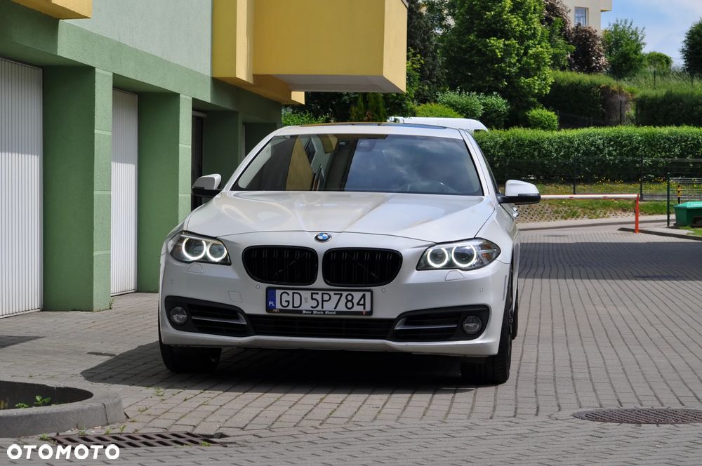 BMW Seria 5 535i xDrive - 14