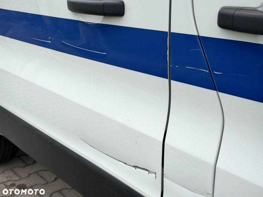 Renault Trafic - 16