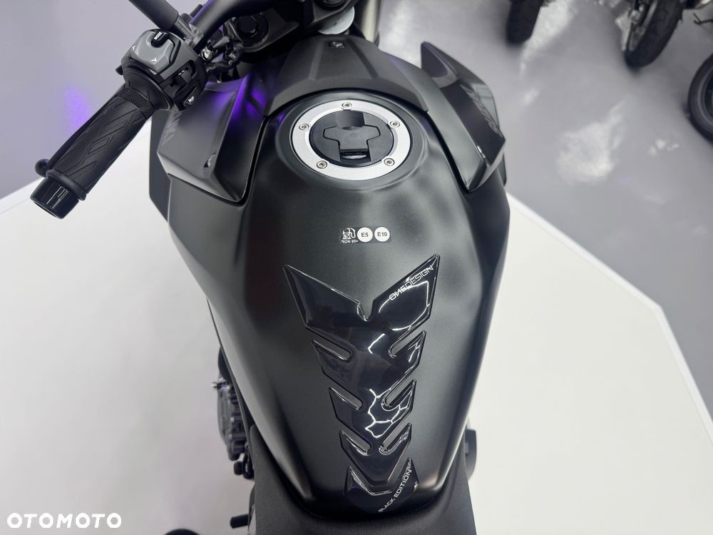 Suzuki GSX - 21