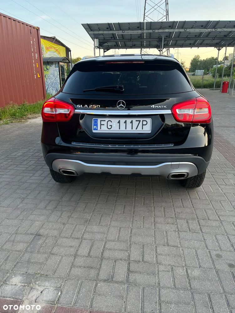 Mercedes-Benz GLA - 6