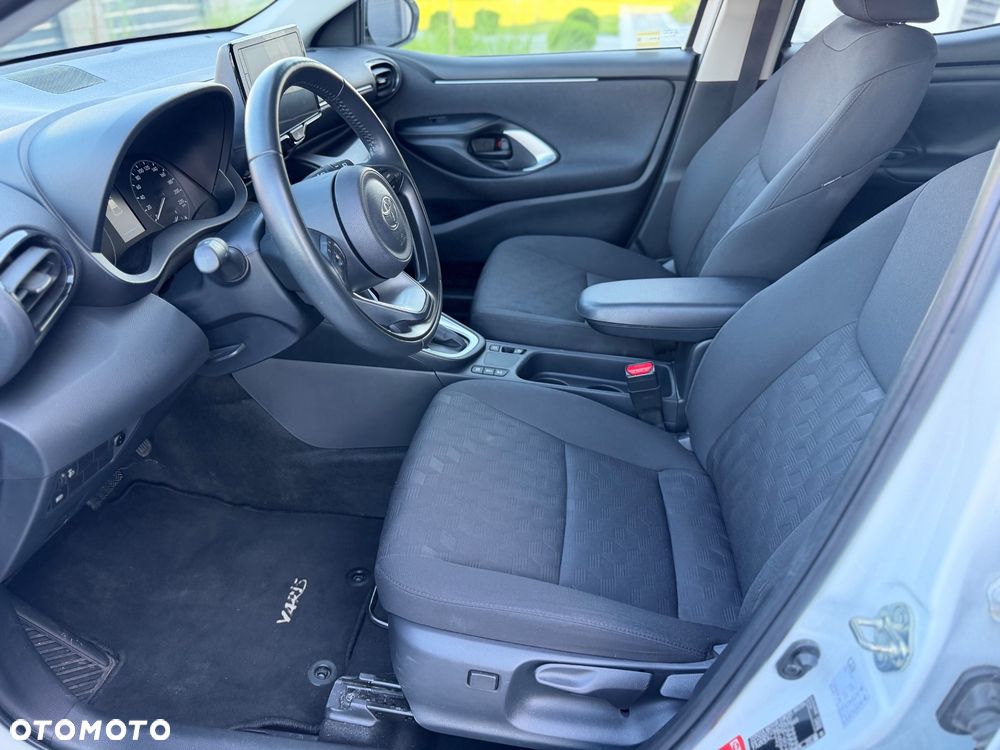 Toyota Yaris - 10