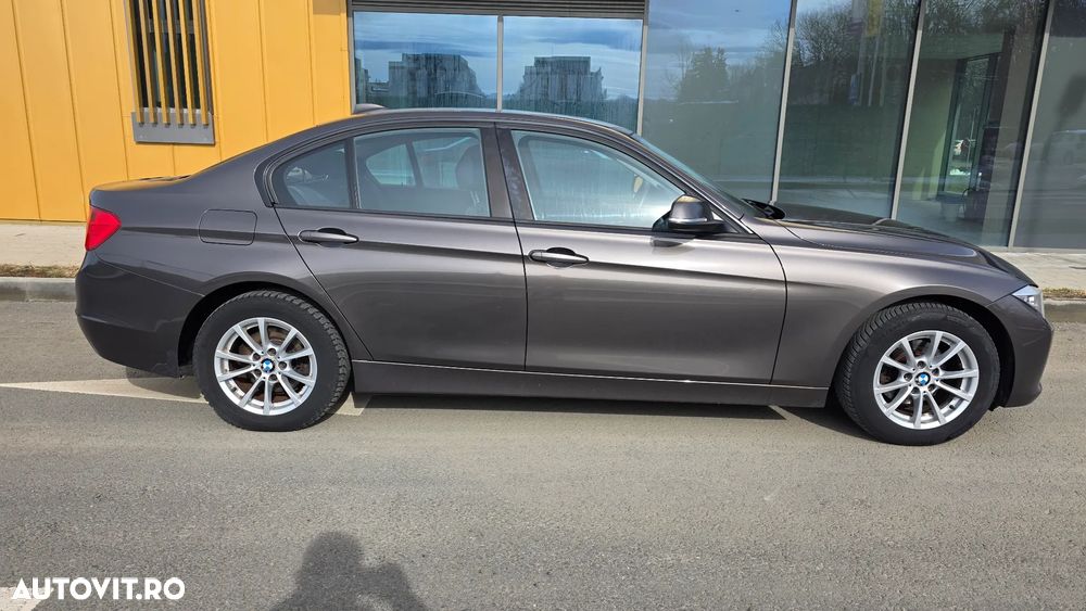 BMW Seria 3 318d - 10