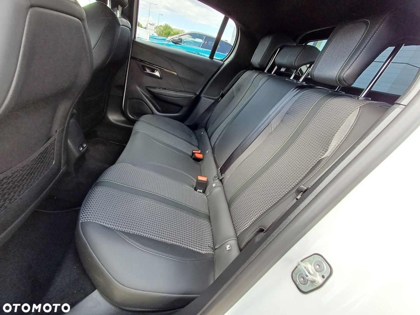 Peugeot 208 e-208 GT - 29