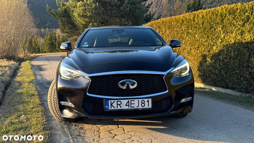 Infiniti Q30 2.0t Sport AWD 7DCT - 4