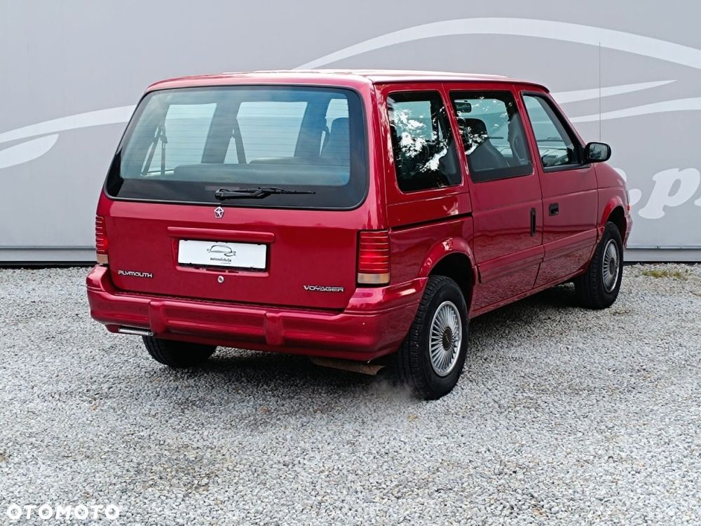Plymouth Voyager - 19