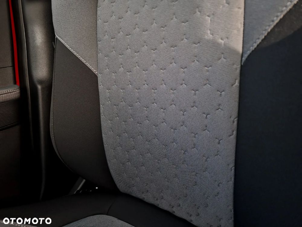 Ford Transit Courier - 17