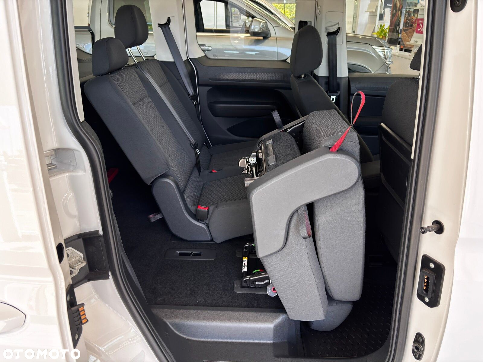 Volkswagen Caddy 2.0 TDI 102 KM 6 -bm 5m - 12