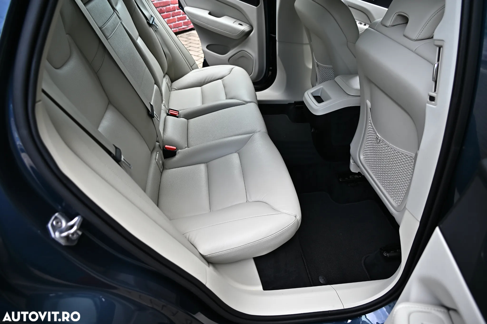 Volvo XC 60 D4 AWD Geartronic Inscription - 21