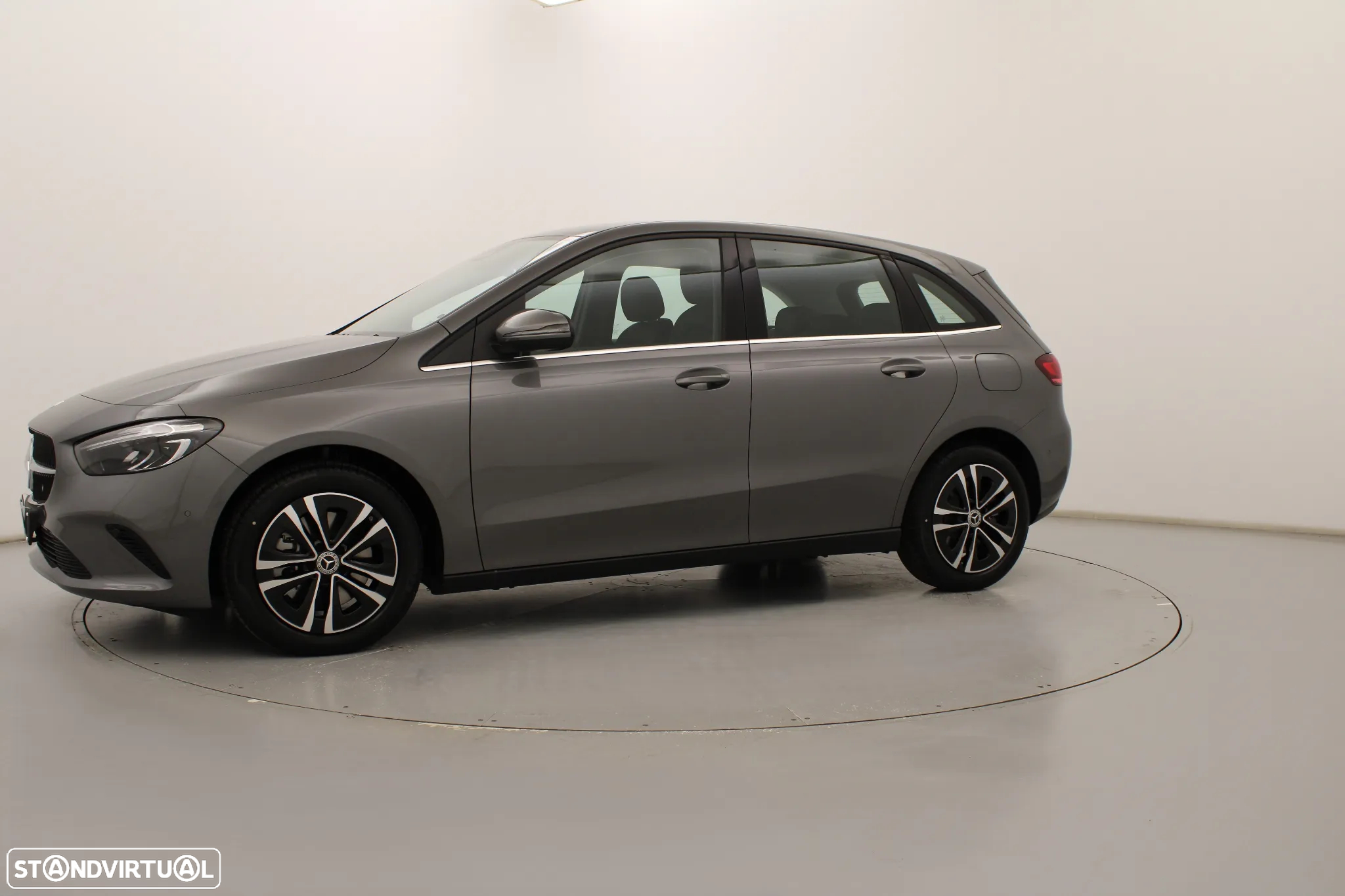 Mercedes-Benz B 250 e - 13