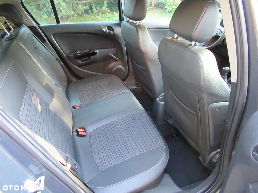 Opel Corsa 1.4 16V Energy - 32