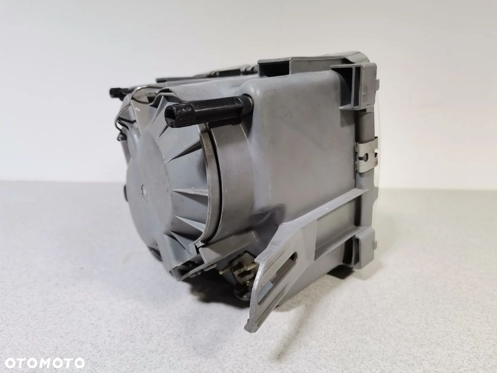 Lampa Reflektor PRAWY MERCEDES W126 S-klasa 80-91 BOSCH - 3