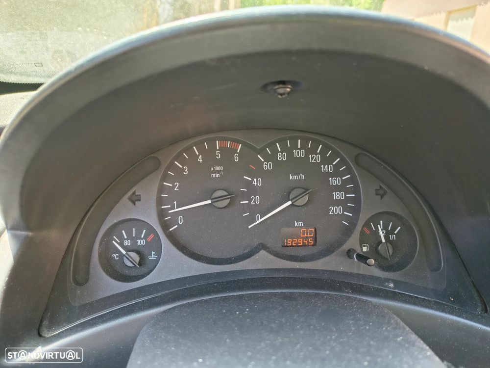 Opel Corsa 1.7 DTi 16V Confort - 9