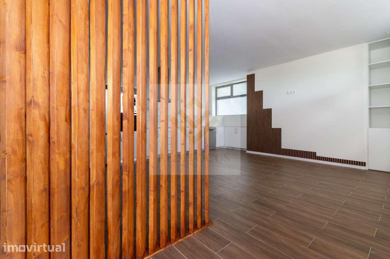 T2 duplex renovado com 122m² em Argoncilhe - Grande imagem: 2/18