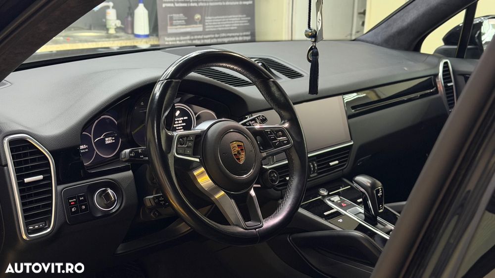 Porsche Cayenne Tiptronic S Platinum Edition - 9