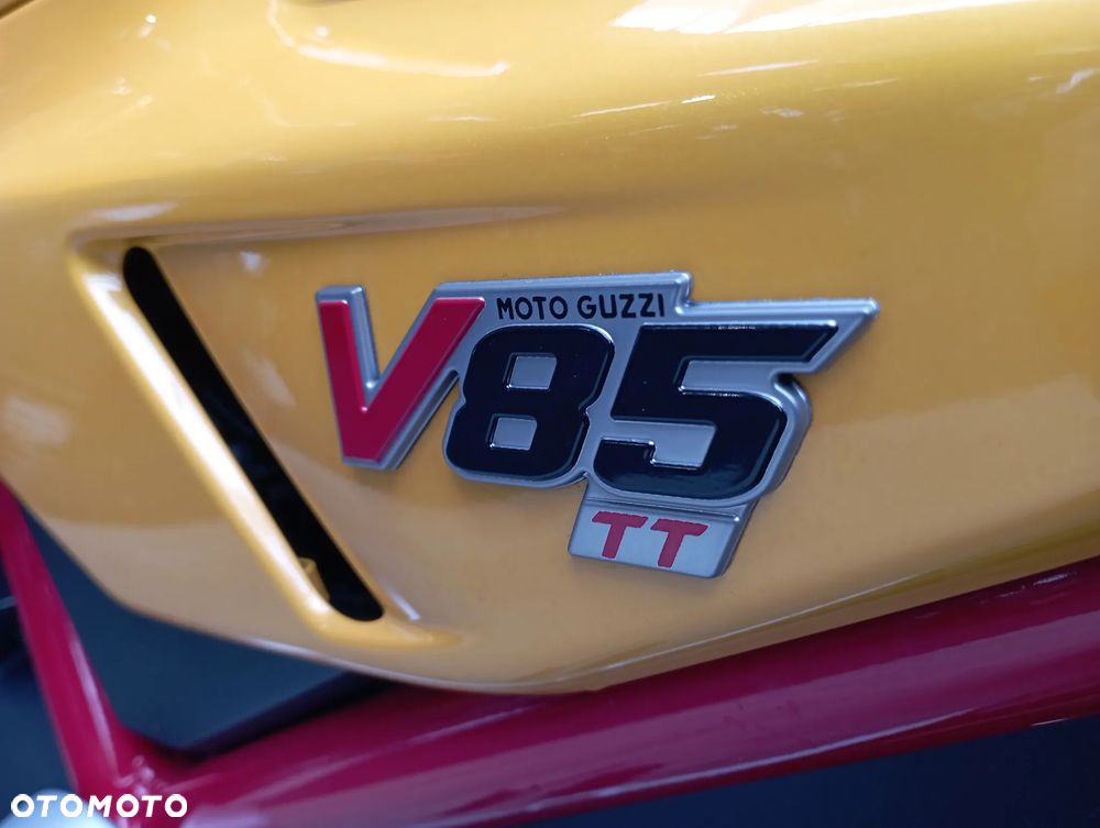 Moto Guzzi V85 - 22
