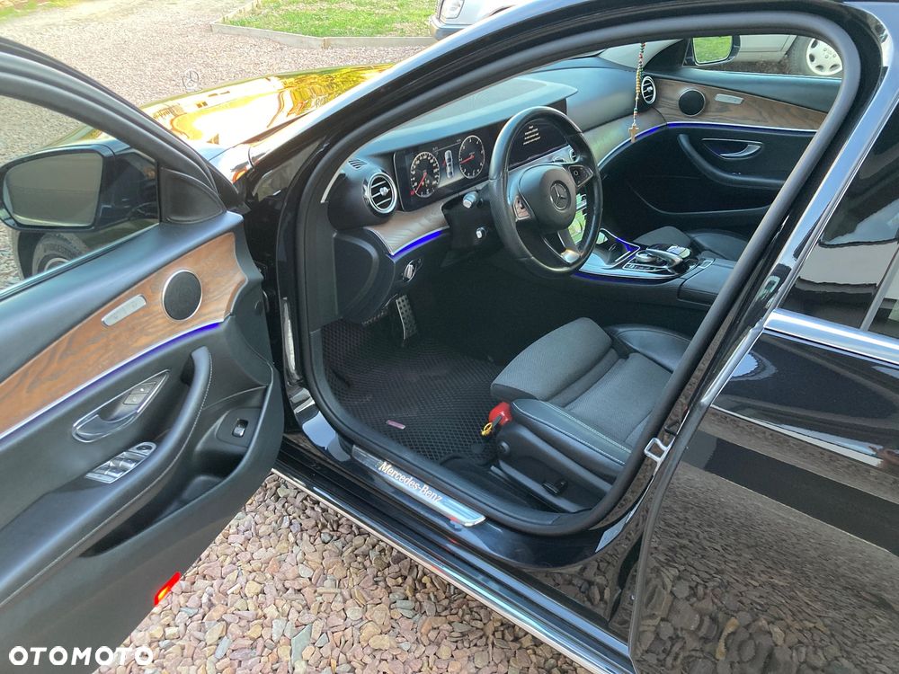 Mercedes-Benz Klasa E 220 d 9G-TRONIC - 19