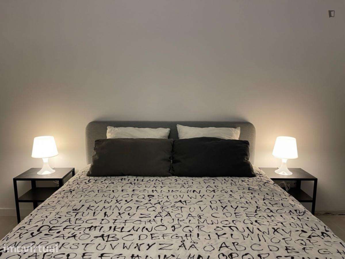 Quarto - localizado em Setubal - Grande imagem: 2/8