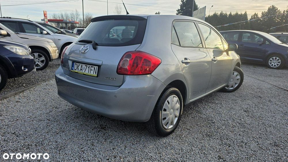 Toyota Auris - 14