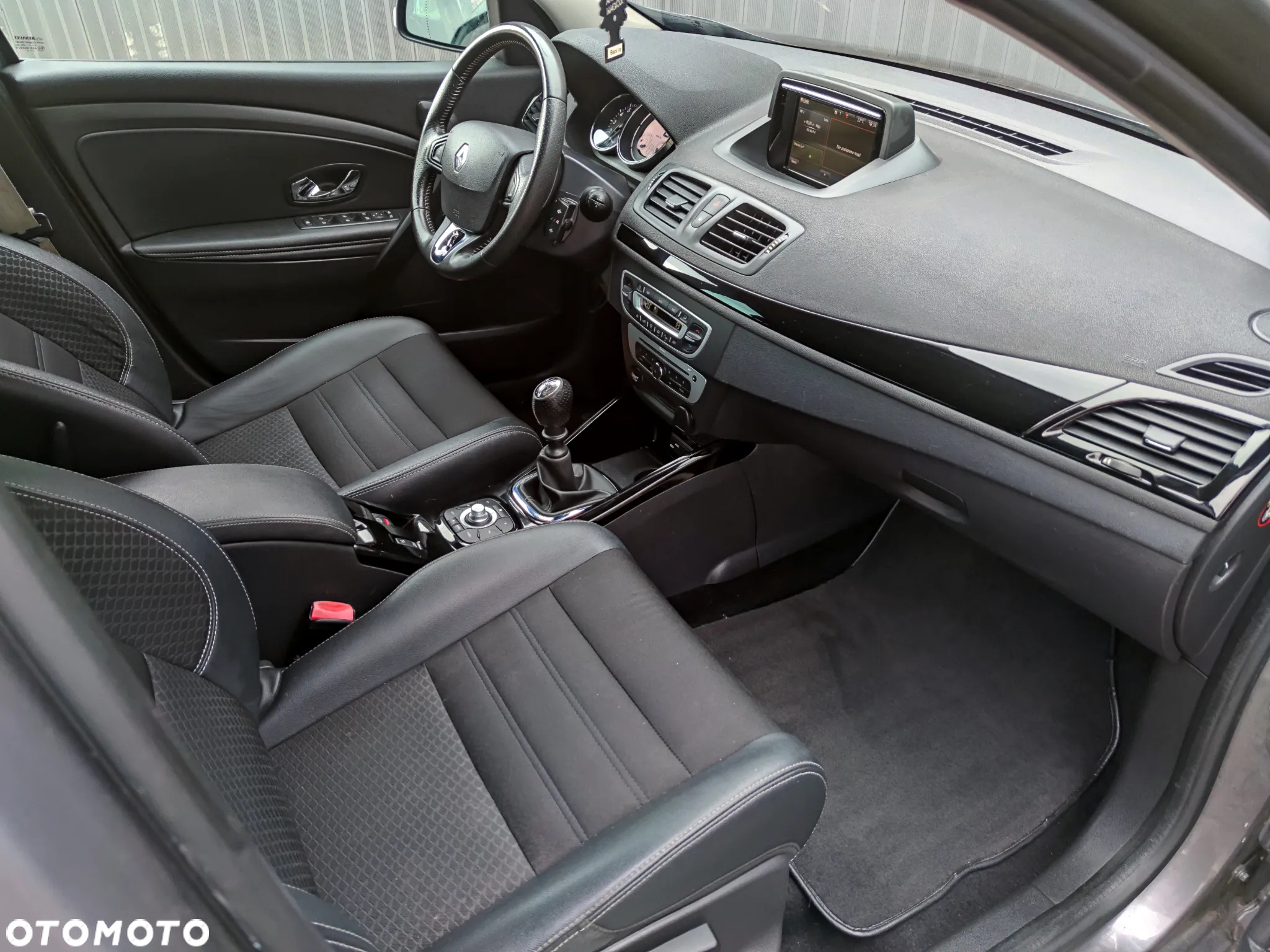 Renault Megane Grandtour ENERGY TCe 130 BOSE EDITION - 15