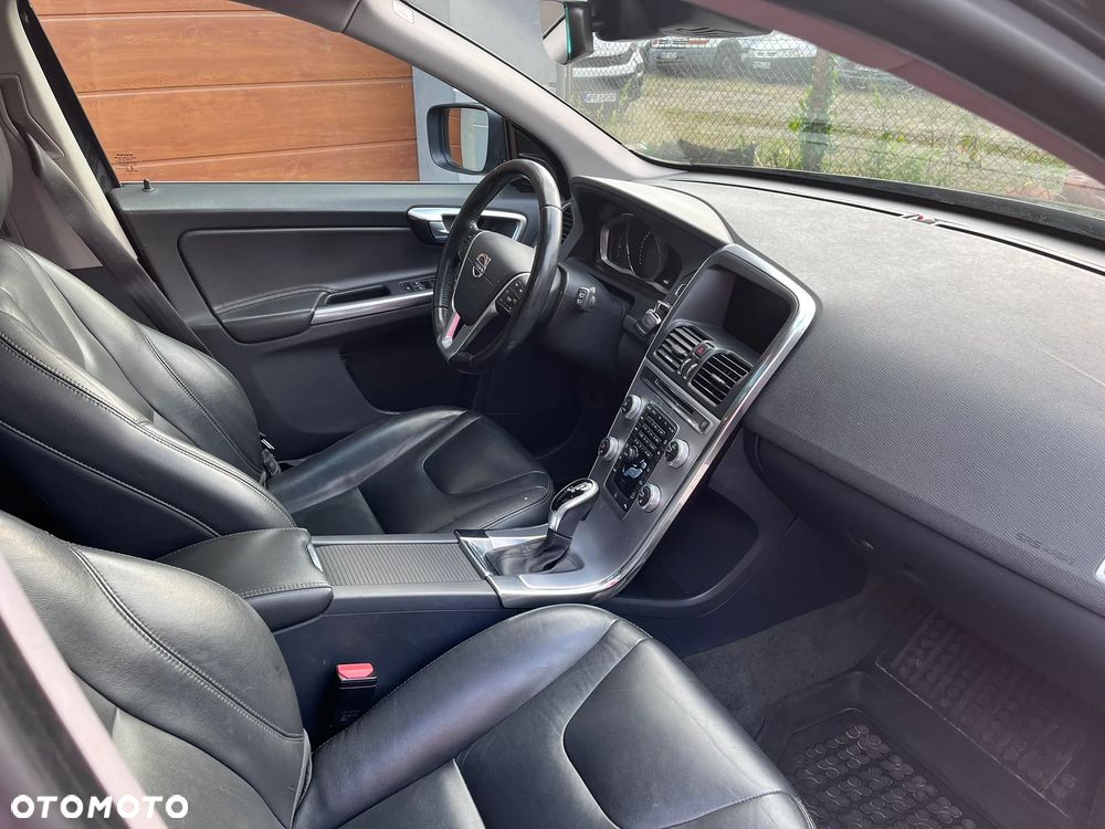 Volvo XC 60 D4 AWD Summum - 8