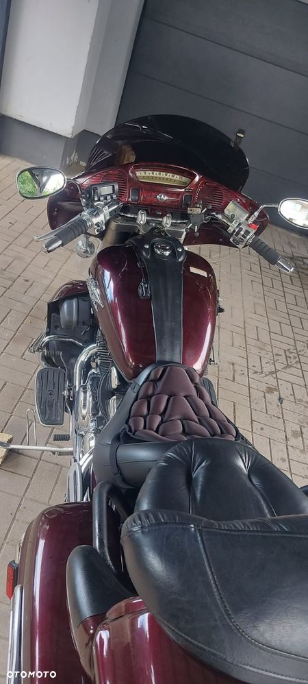 Yamaha Venture - 4