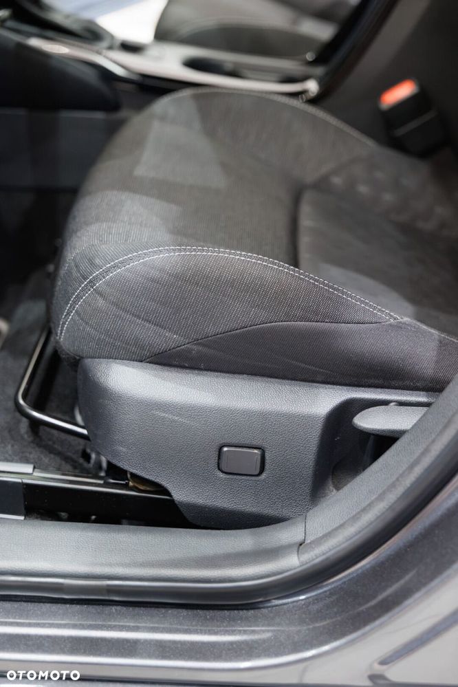 Toyota Corolla 1.8 Hybrid Comfort - 38