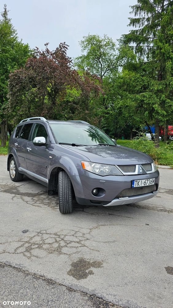 Mitsubishi Outlander 2.0 DID Instyle NAVI - 3
