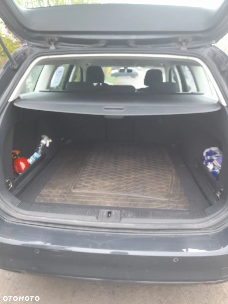 Volkswagen Passat 1.6 TDI BMT Comfortline - 8