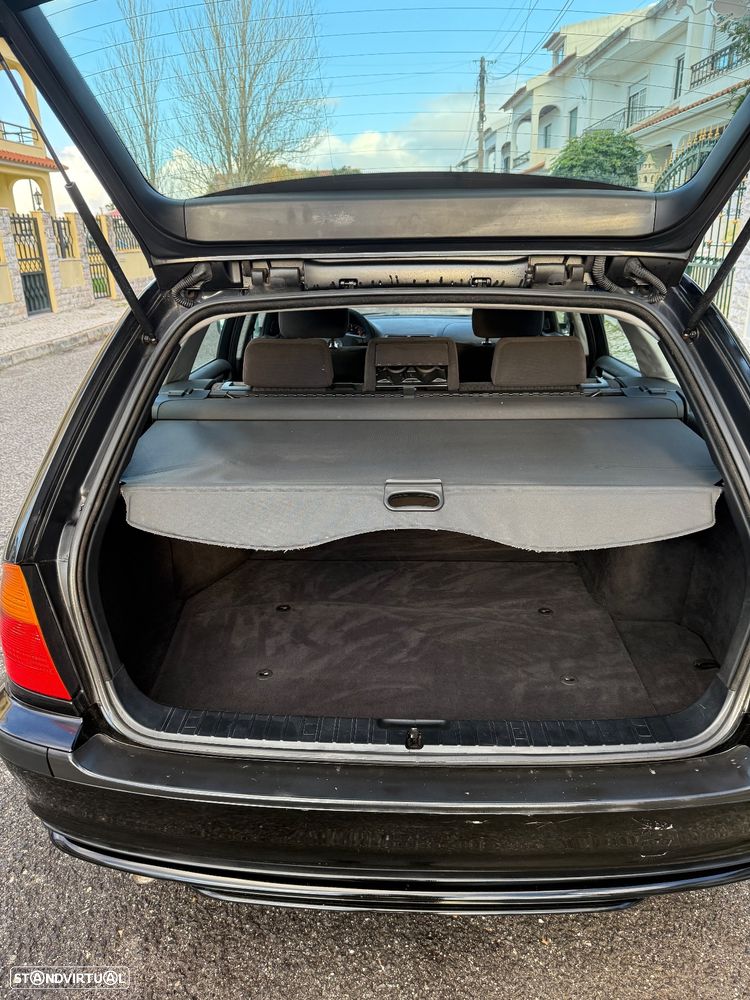 BMW 320 d Touring - 9