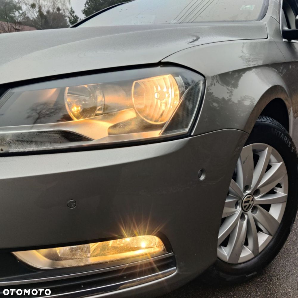 Volkswagen Passat - 11
