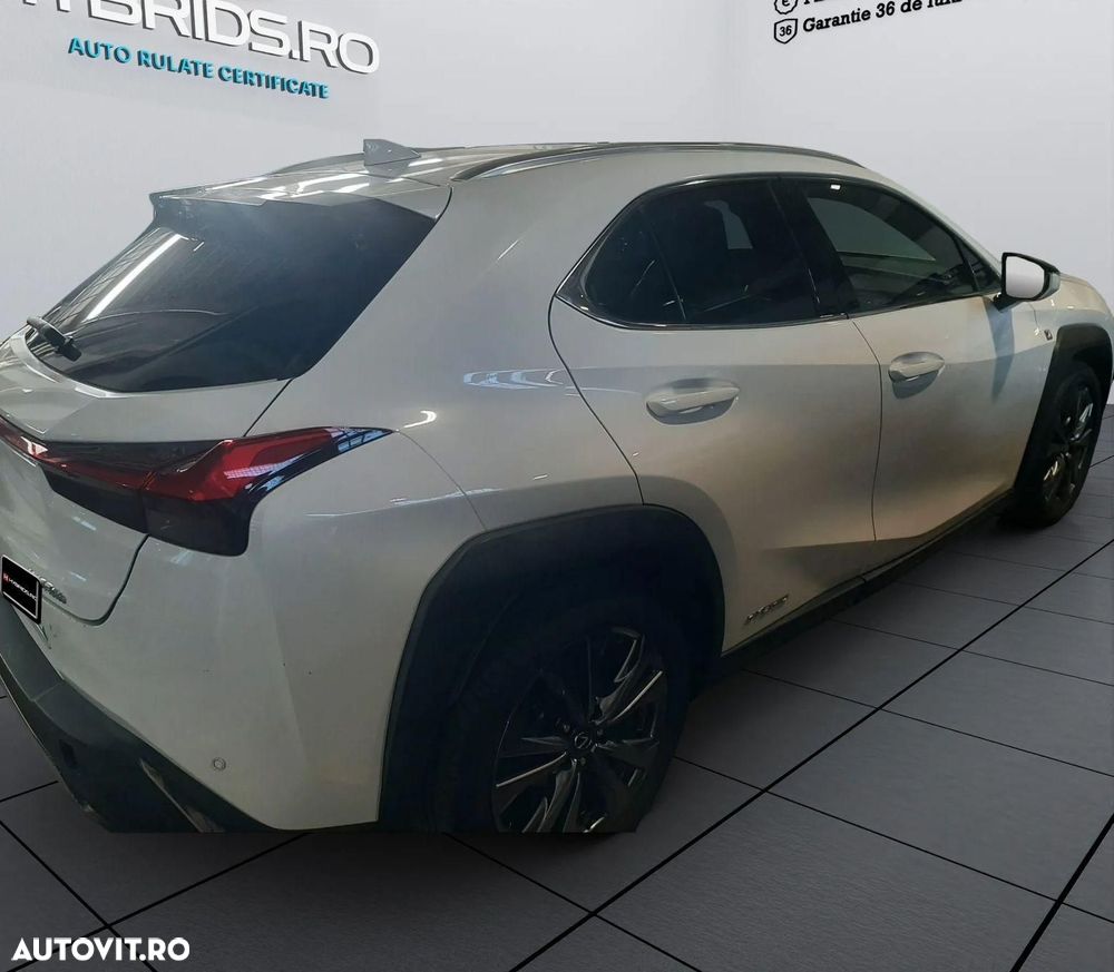 Lexus UX 250h F SPORT - 4