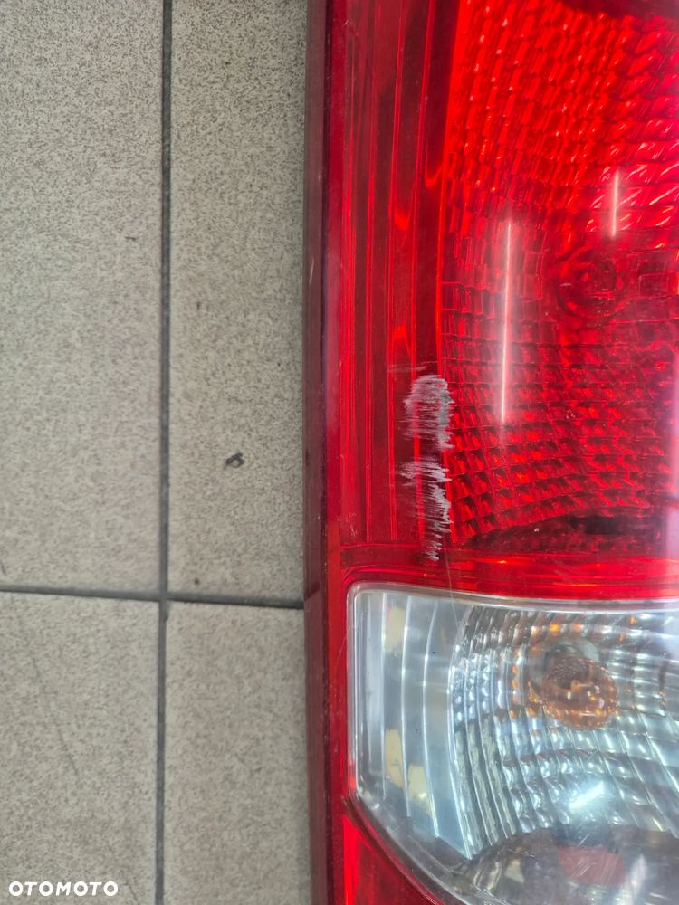 LAMPA PRAWA TYŁ EU IVECO DAILY IV  06-12. - 4