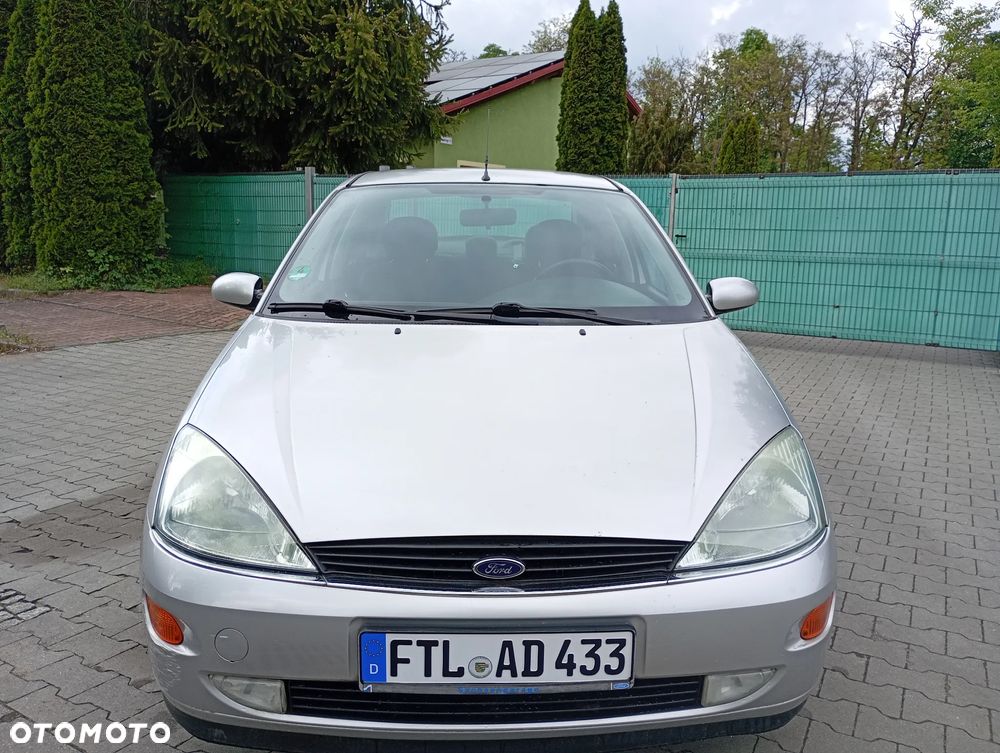 Ford Focus Ghia - 5