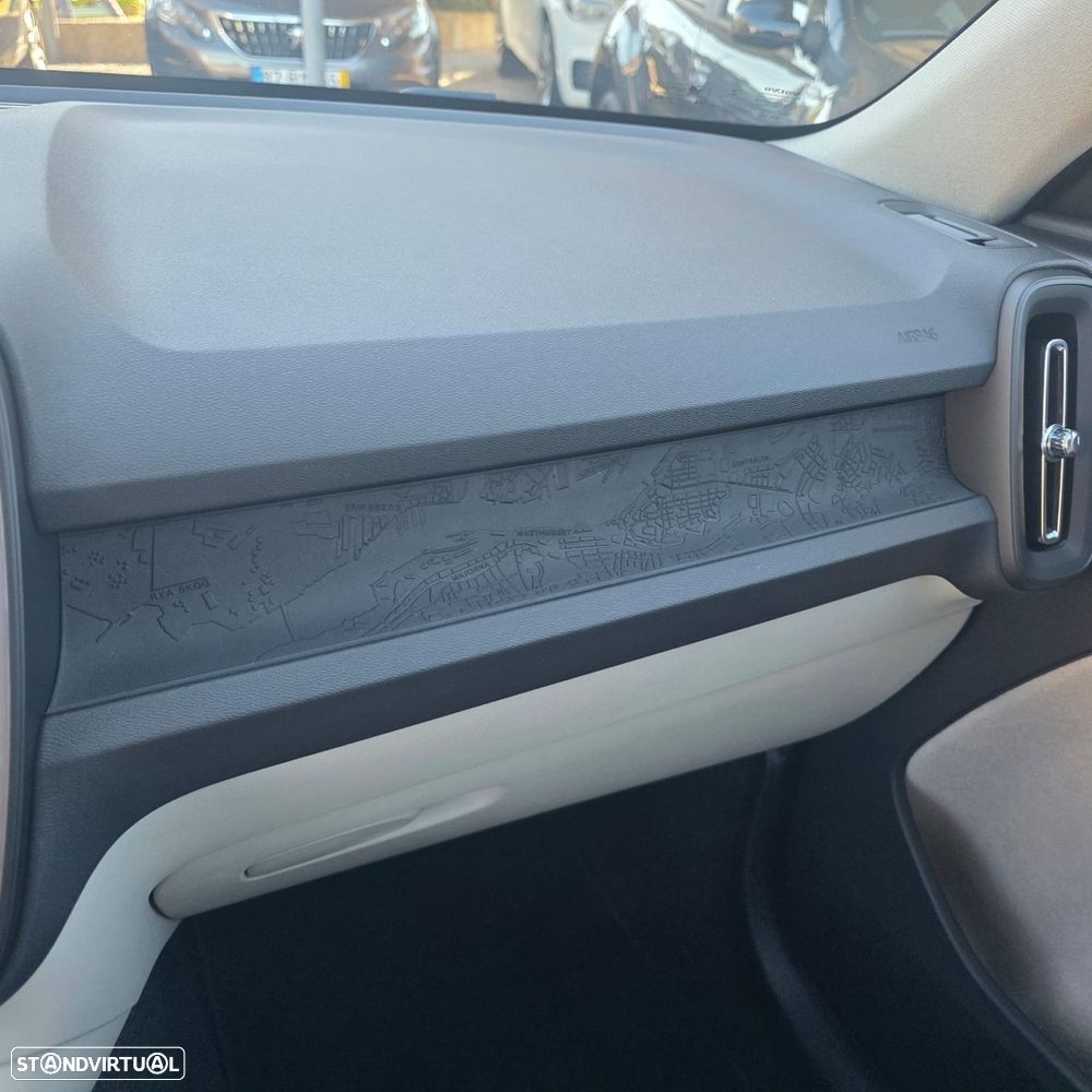 Volvo XC 40 1.5 T3 Momentum - 26
