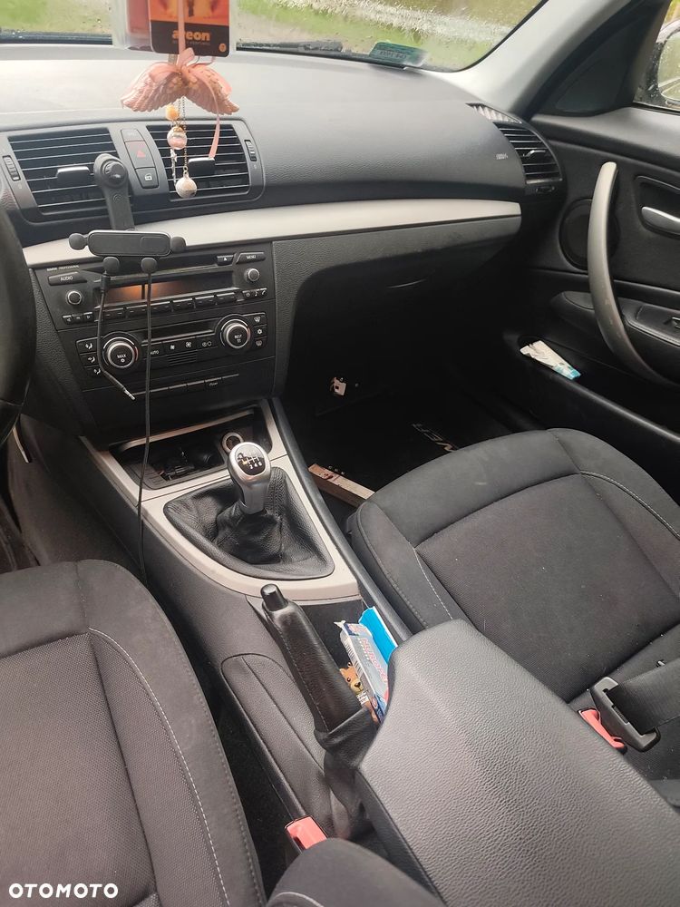 BMW Seria 1 120d - 8