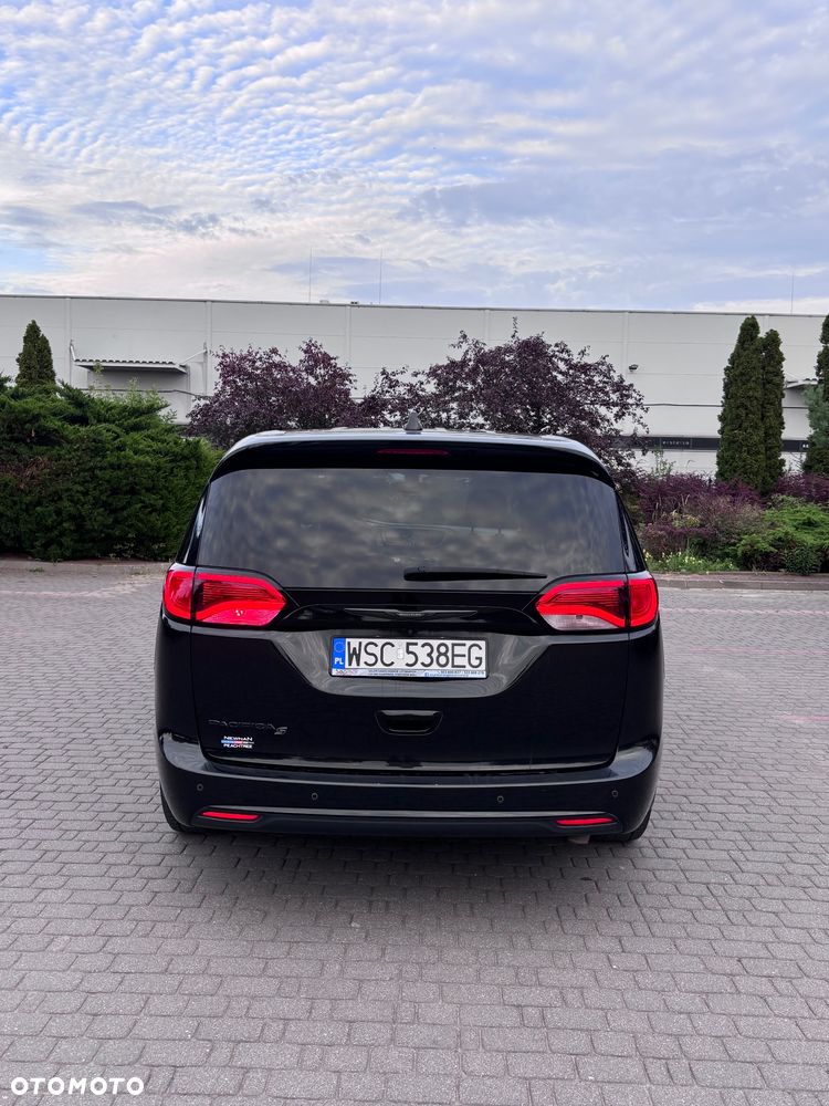 Chrysler Pacifica - 9