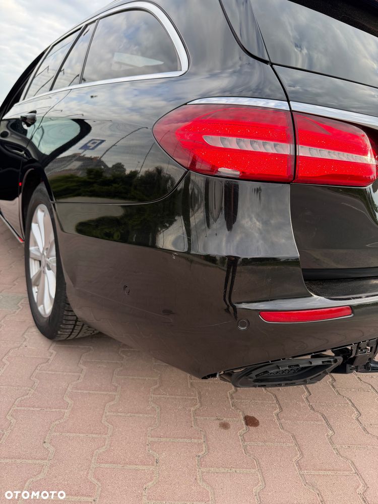 Mercedes-Benz Klasa E 220 d 4Matic 9G-TRONIC Avantgarde - 36