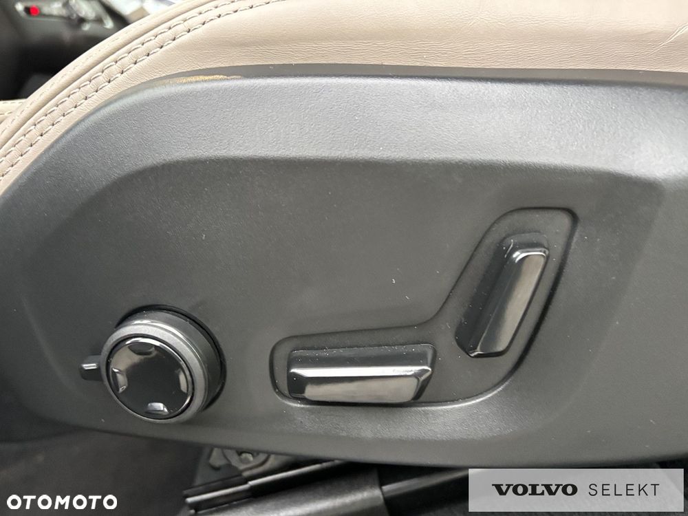 Volvo XC 90 - 12